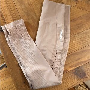 NWOT GYMSHARK LEGGINGS!